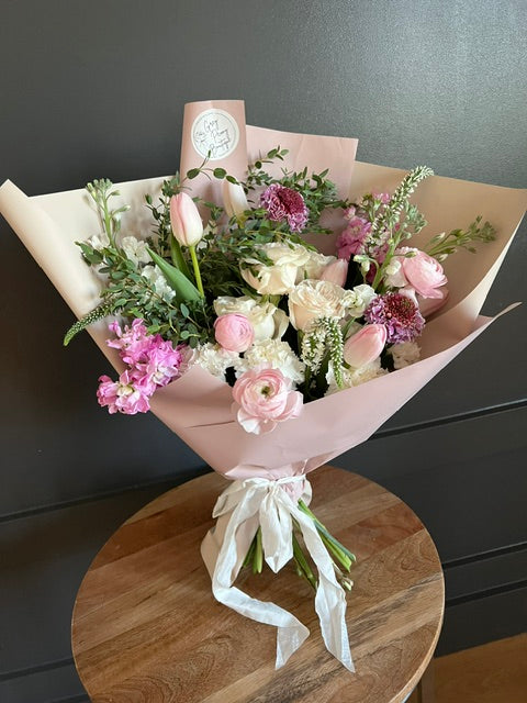Fresh Flower Bouquets: Pretty in Pink