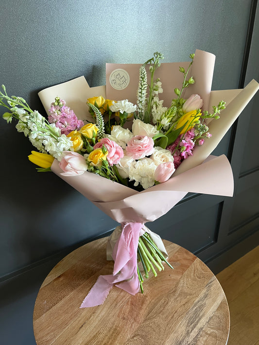 Fresh Flower Bouquets: Pastel Paradise