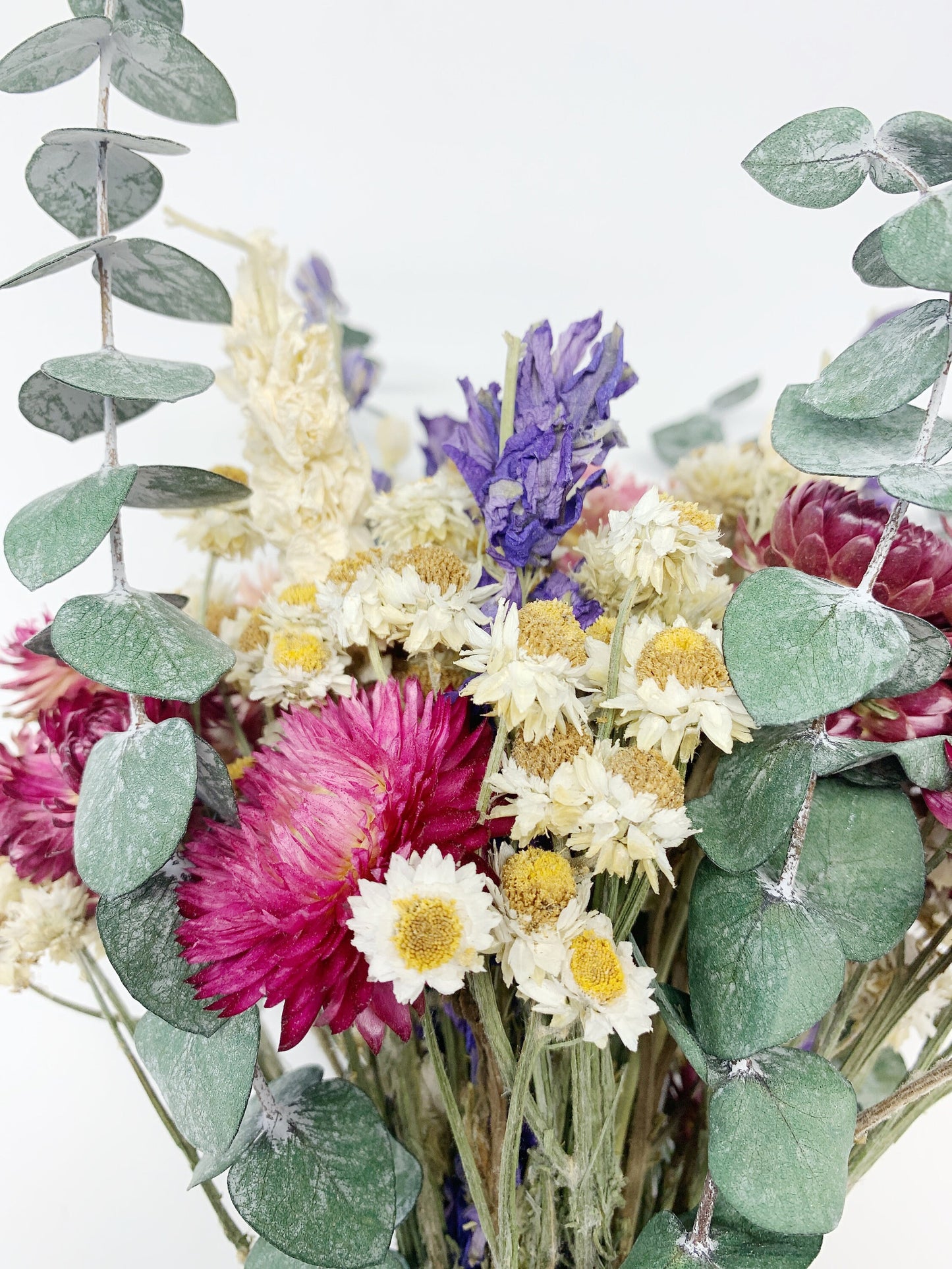 Floral Bouquet, Dried Flowers, House Decoration, CenterPIece, Eucalyptus, Strawflowers, Green, Pink, Gentle, Beautiful, Ammobium