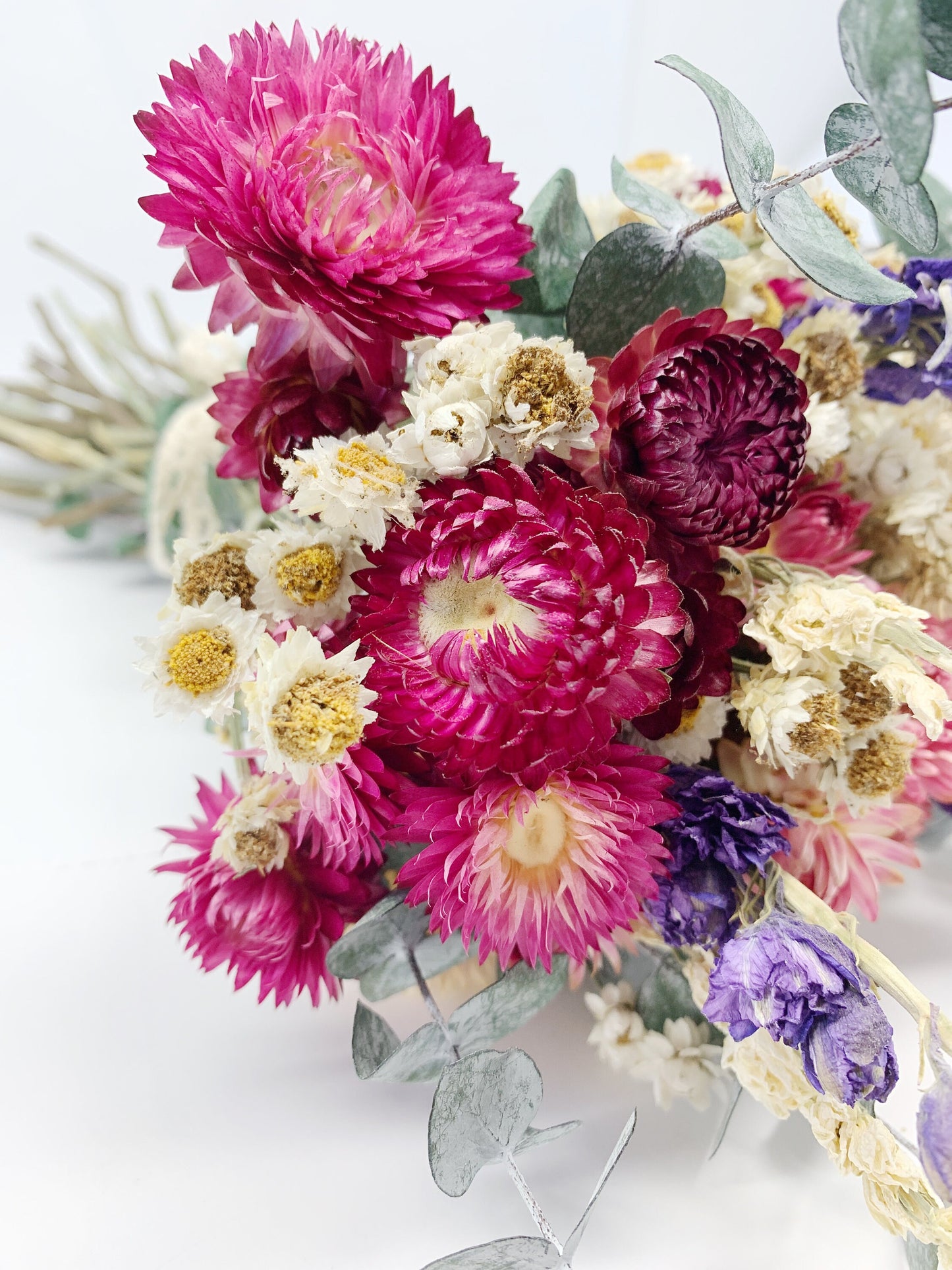 Floral Bouquet, Dried Flowers, House Decoration, CenterPIece, Eucalyptus, Strawflowers, Green, Pink, Gentle, Beautiful, Ammobium