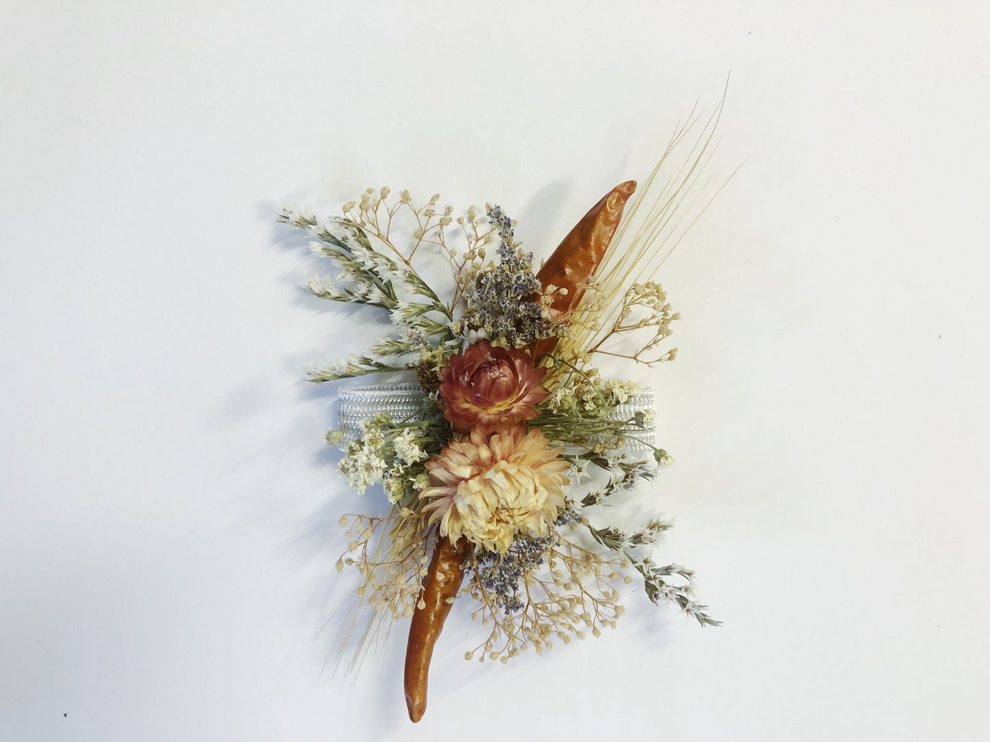 Corsage, wedding accessories, prom, floral corsage, dried flowers, preserved flowers, rubber band, natural, simple, vintage