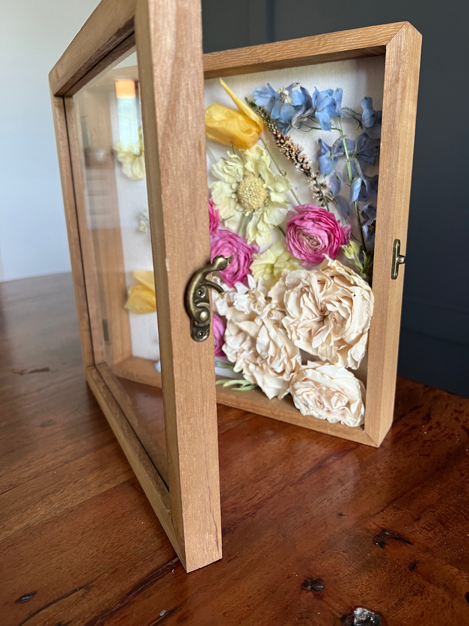 Bouquet Preservation, Shadow Box, Keepsake Box, Memory, Bridal Flowers, Display Case, Frame Box Flower, Wodden Brown Box, Bouquet Memory Box