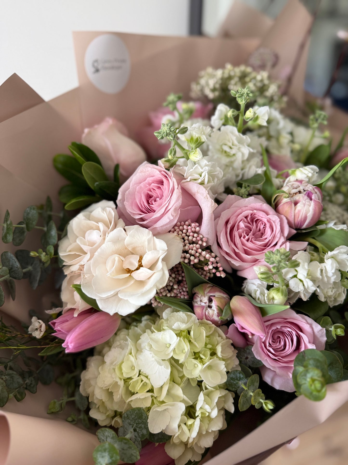 Garden Elegance – Fresh Seasonal Flower Bouquet