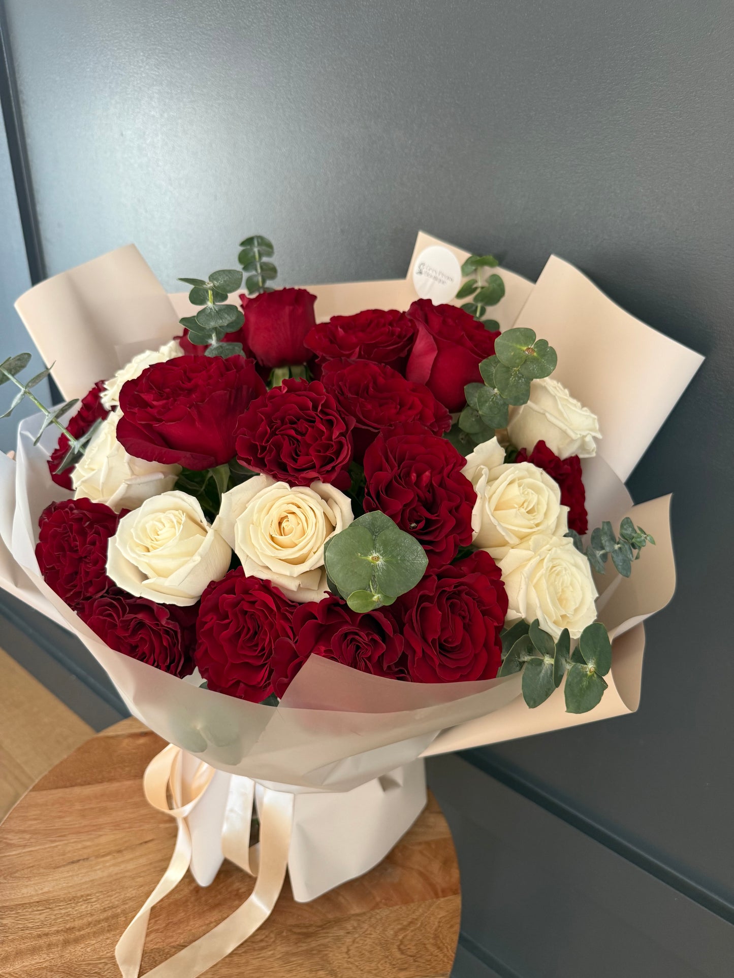 Frosted Velvet – Fresh Seasonal Flower Bouquet