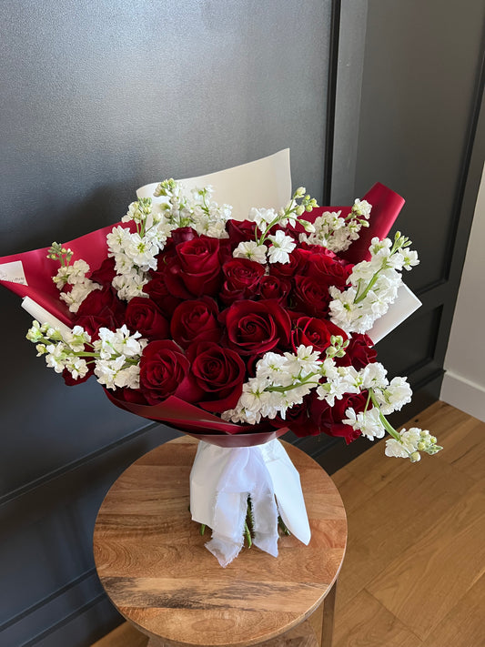 Fresh Flower Bouquets: Passionate Red