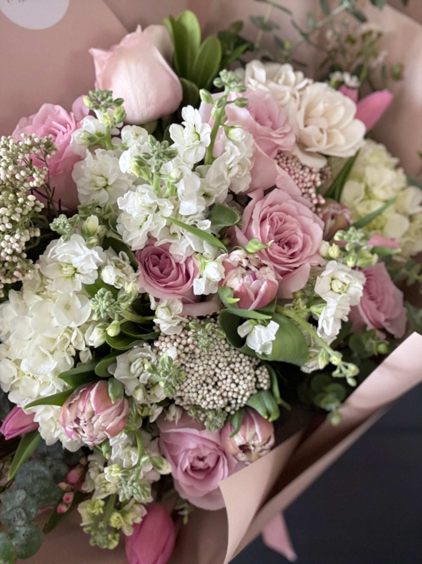 Garden Elegance – Fresh Seasonal Flower Bouquet