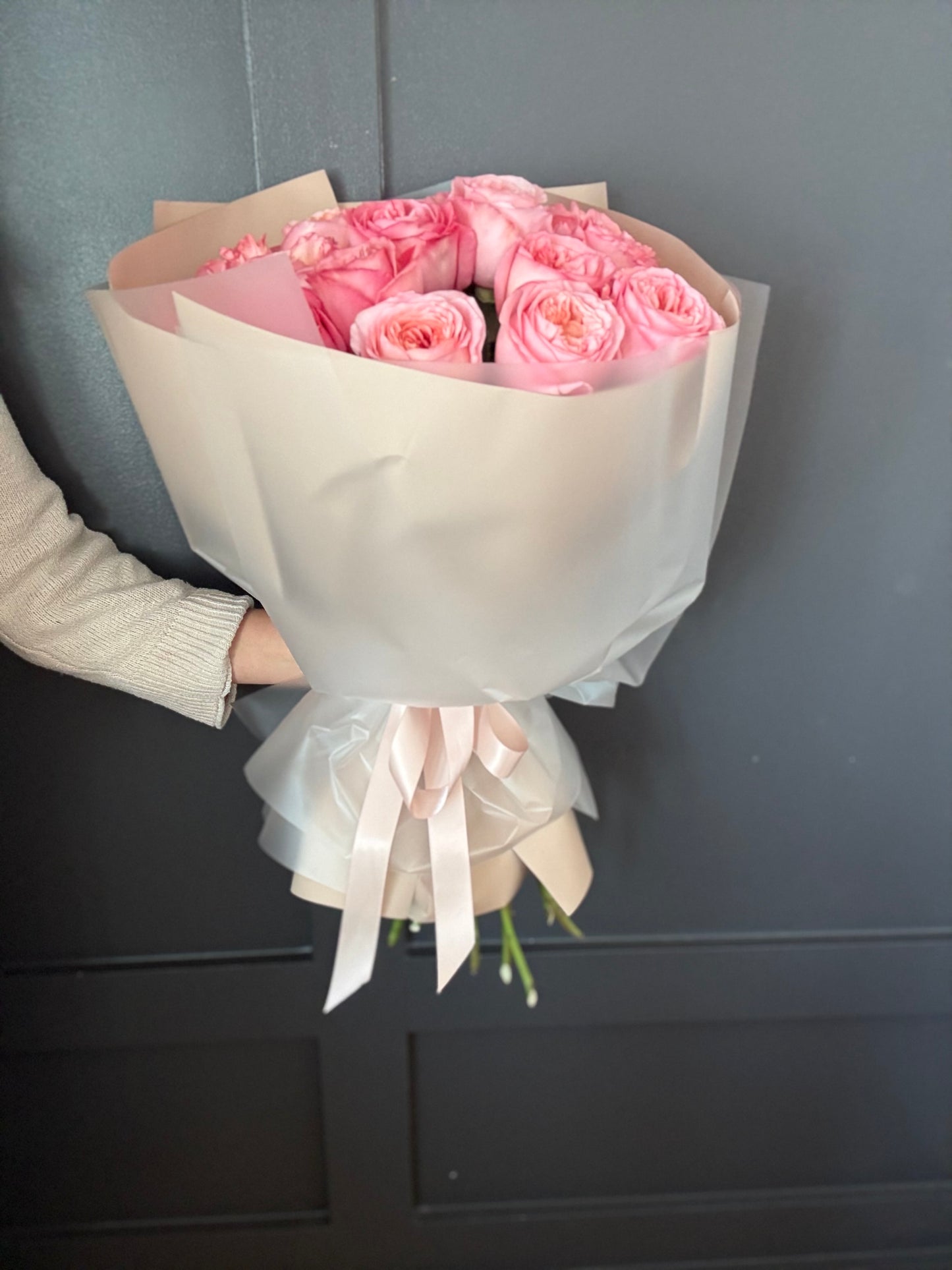 Garden Dream - Fresh Seasonal Roses Bouquet