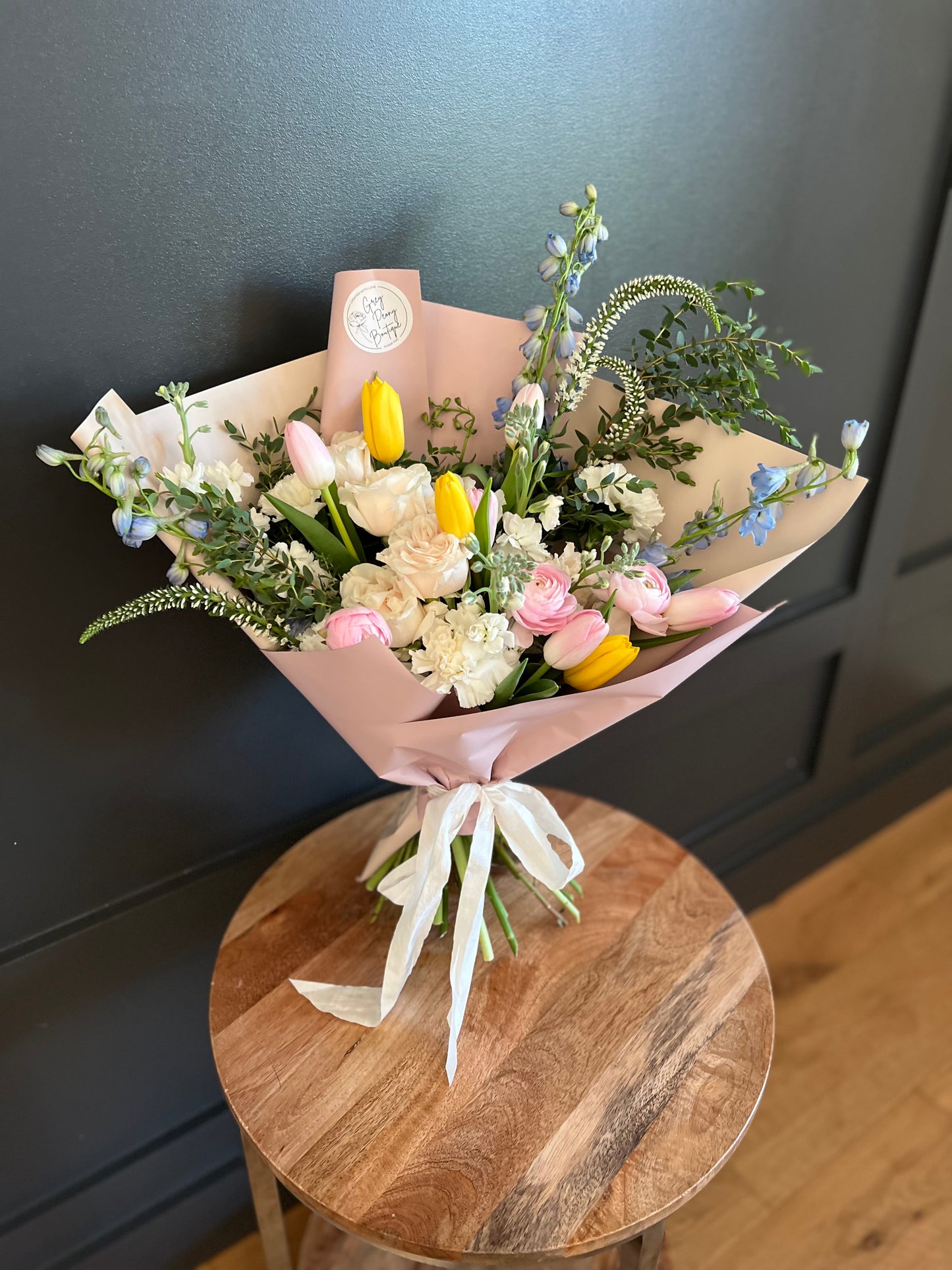 Fresh Flower Bouquets: Spring Blossom