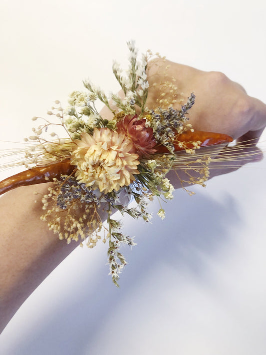 Corsage, wedding accessories, prom, floral corsage, dried flowers, preserved flowers, rubber band, natural, simple, vintage