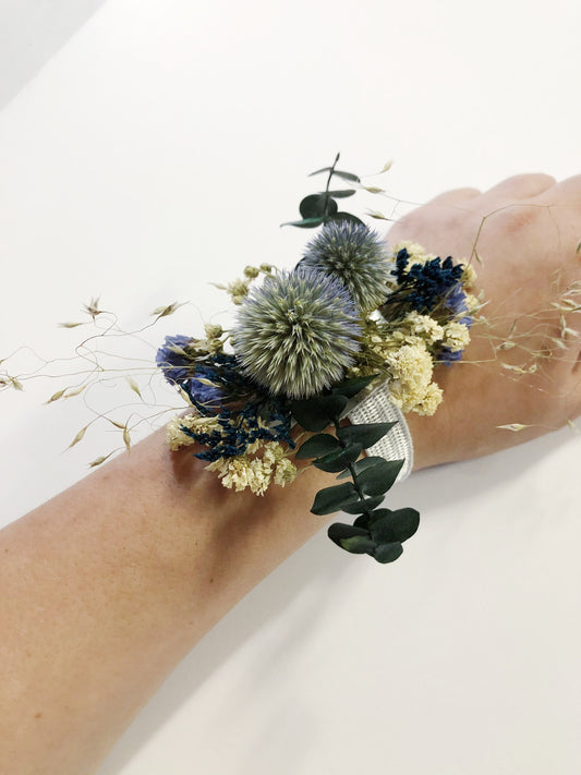 Corsage, hand decor, wedding accessories, prom, floral corsage, dried flowers, preserved flowers, rubber band, natural, simple, cool color