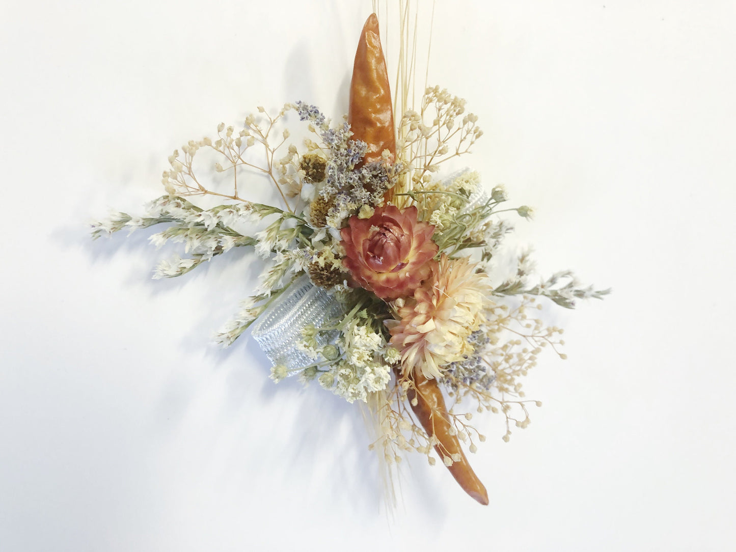 Corsage, wedding accessories, prom, floral corsage, dried flowers, preserved flowers, rubber band, natural, simple, vintage